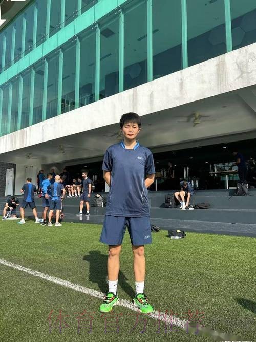 田金将成为国内首位以主裁判身份执裁男子职业赛事正赛的女子裁判员 田金将成为国内首位以主裁判身份执裁男子职业赛事正赛的女子裁判员